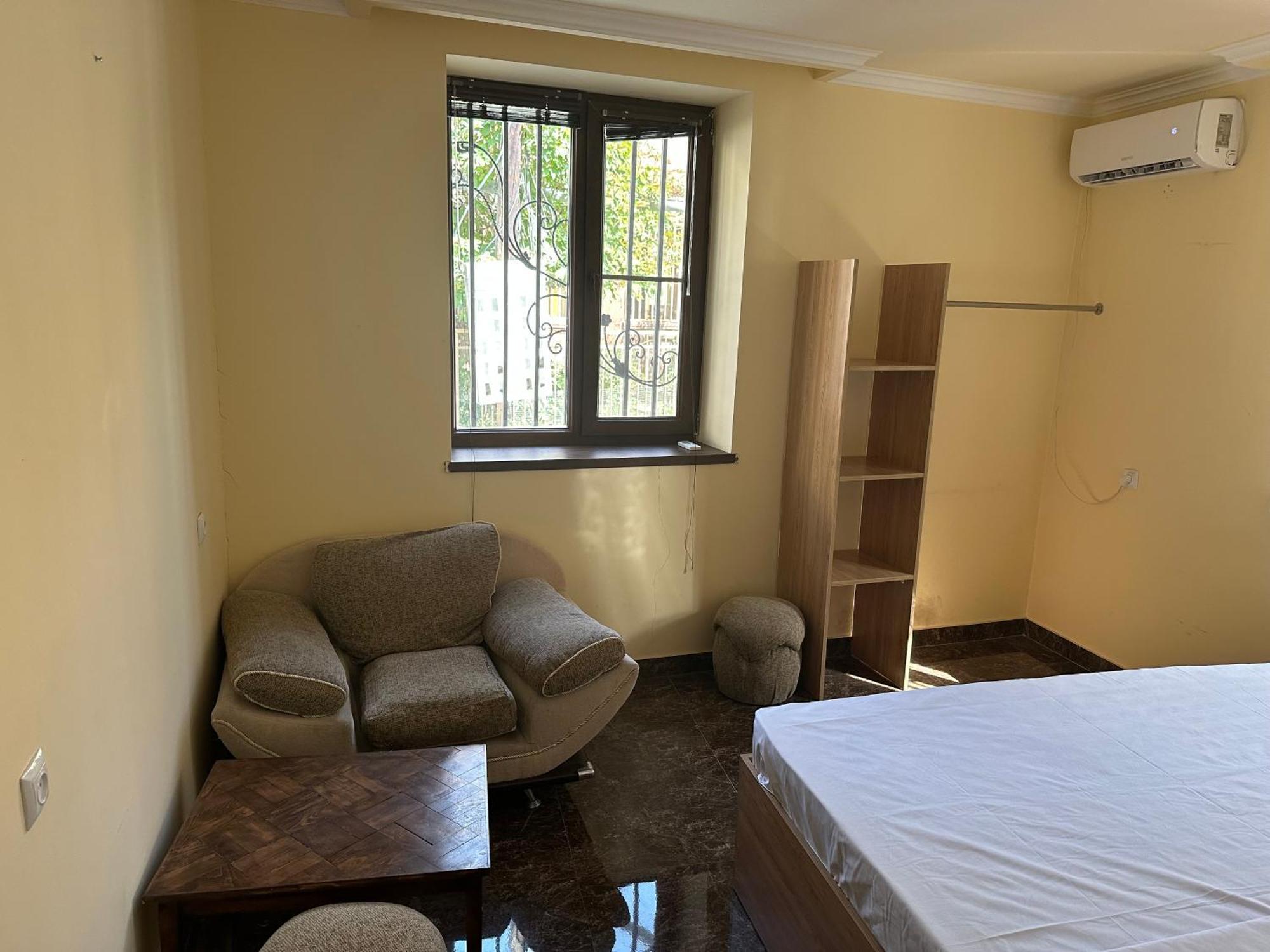 יירבאן Favorit Hotel-Hostel מראה חיצוני תמונה